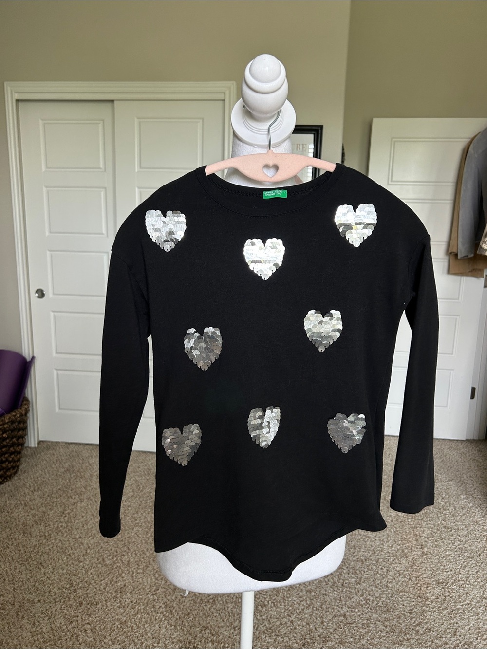 BENETTON Black Baby Tee w/ Silver Sequin Hearts 3/4 Sleeves Size Medium VTG